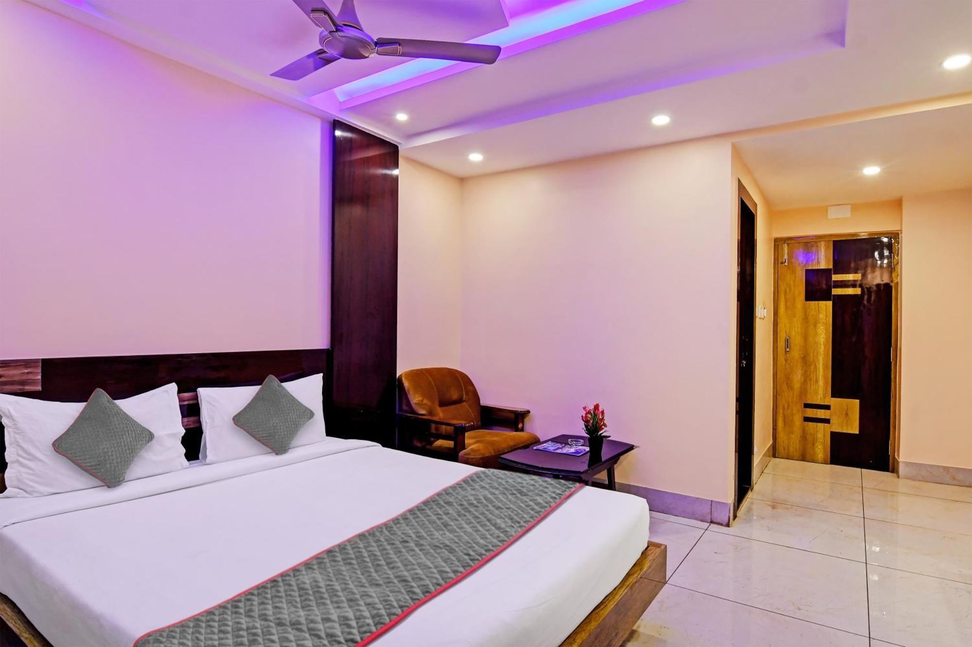Townhouse The Grand Touch & The Royal Touch Hotel Digha  Bagian luar foto