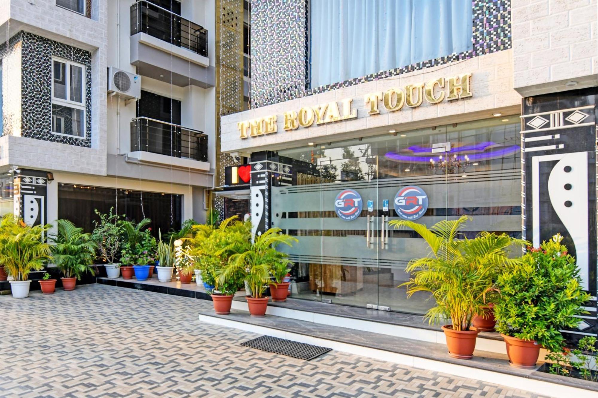 Townhouse The Grand Touch & The Royal Touch Hotel Digha  Bagian luar foto