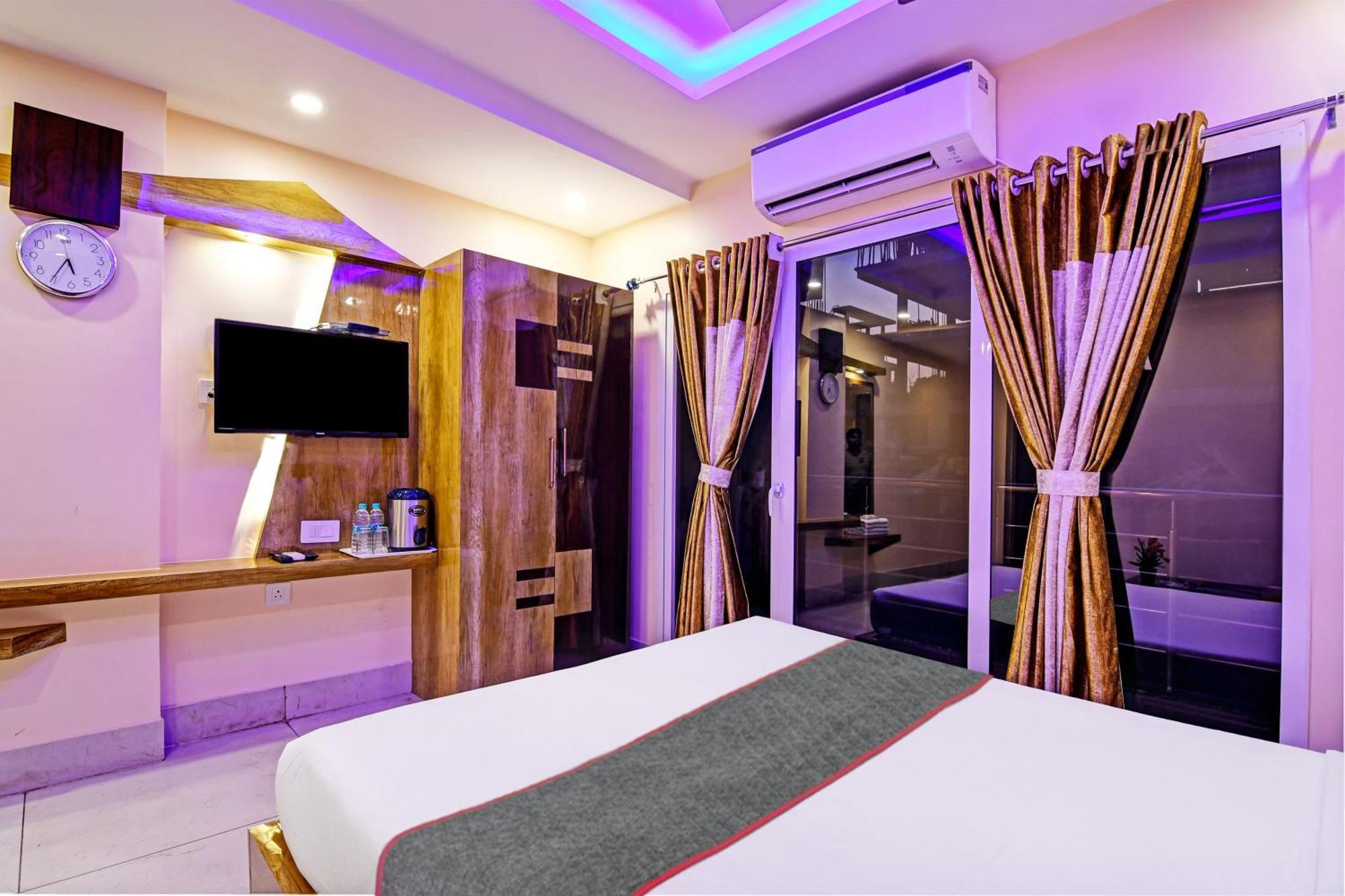 Townhouse The Grand Touch & The Royal Touch Hotel Digha  Bagian luar foto