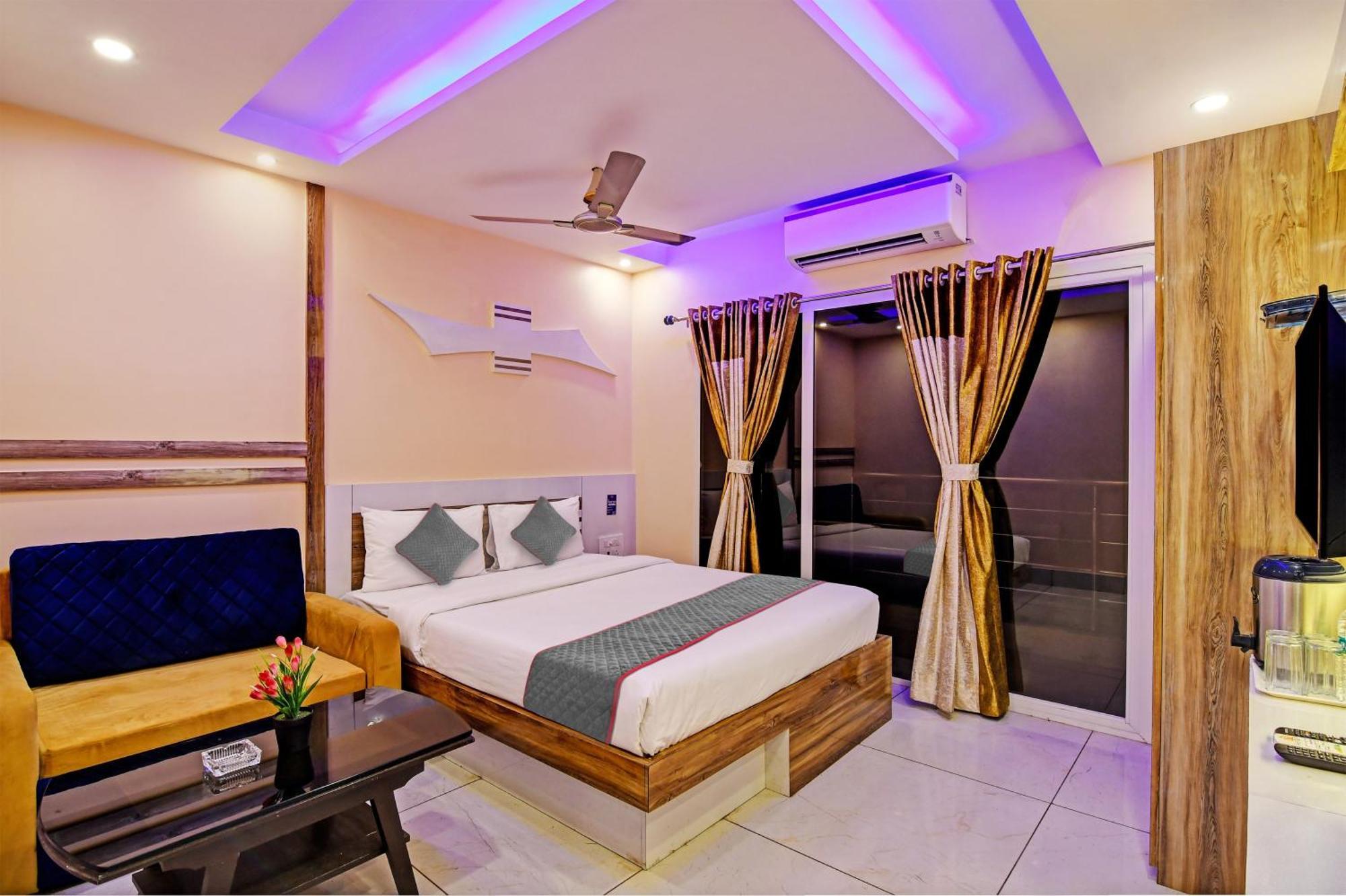 Townhouse The Grand Touch & The Royal Touch Hotel Digha  Bagian luar foto