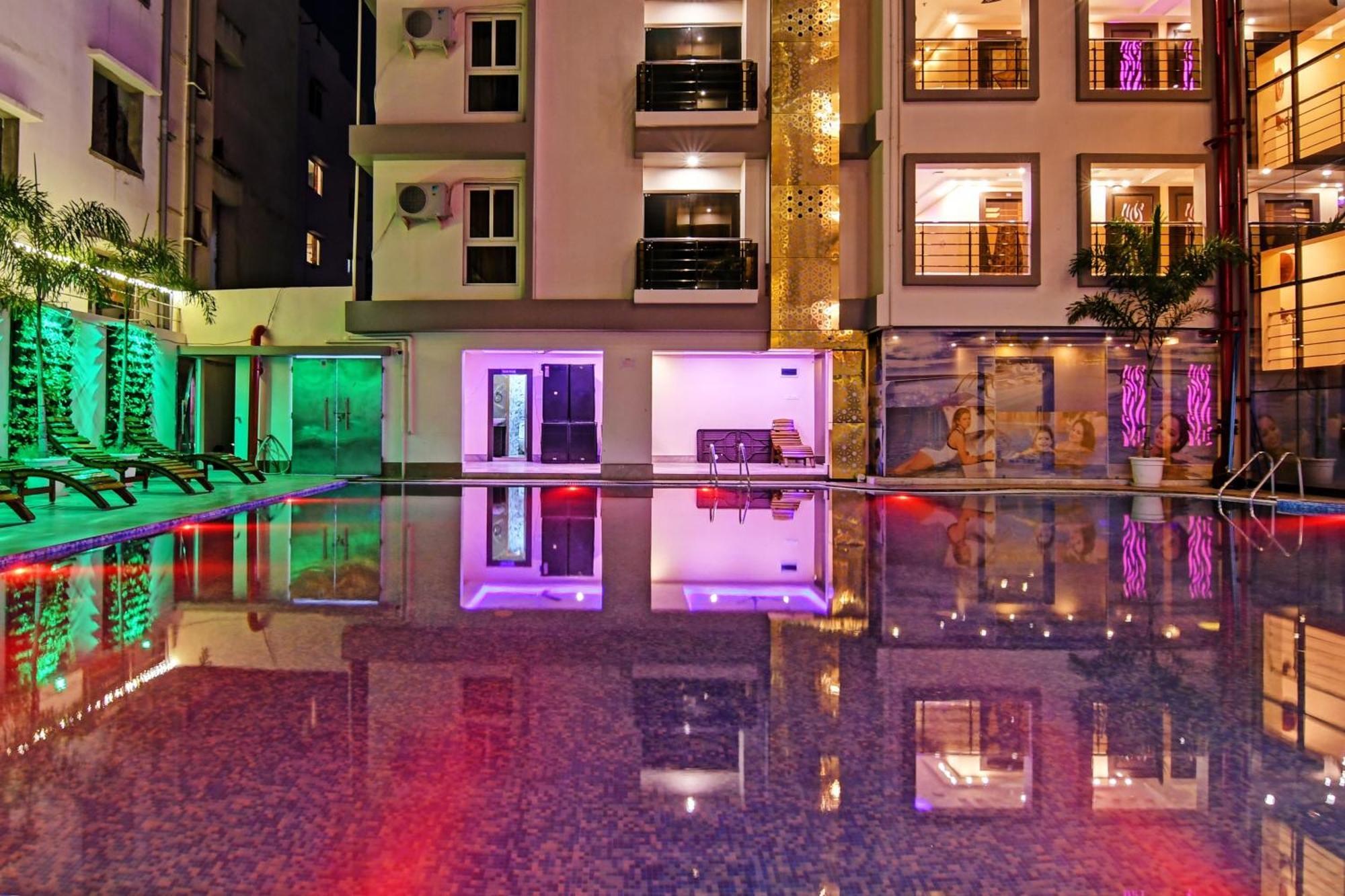 Townhouse The Grand Touch & The Royal Touch Hotel Digha  Bagian luar foto