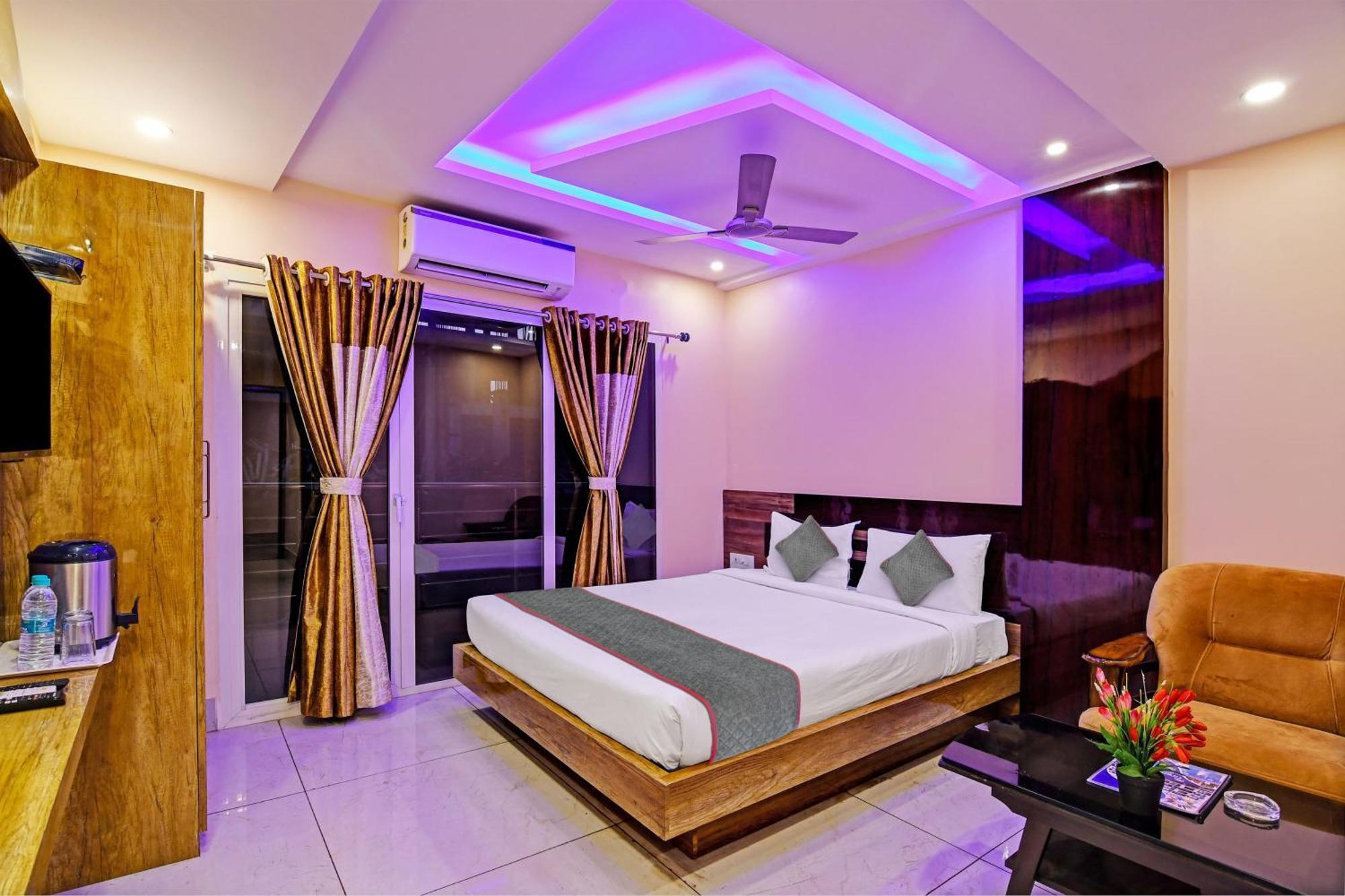 Townhouse The Grand Touch & The Royal Touch Hotel Digha  Bagian luar foto