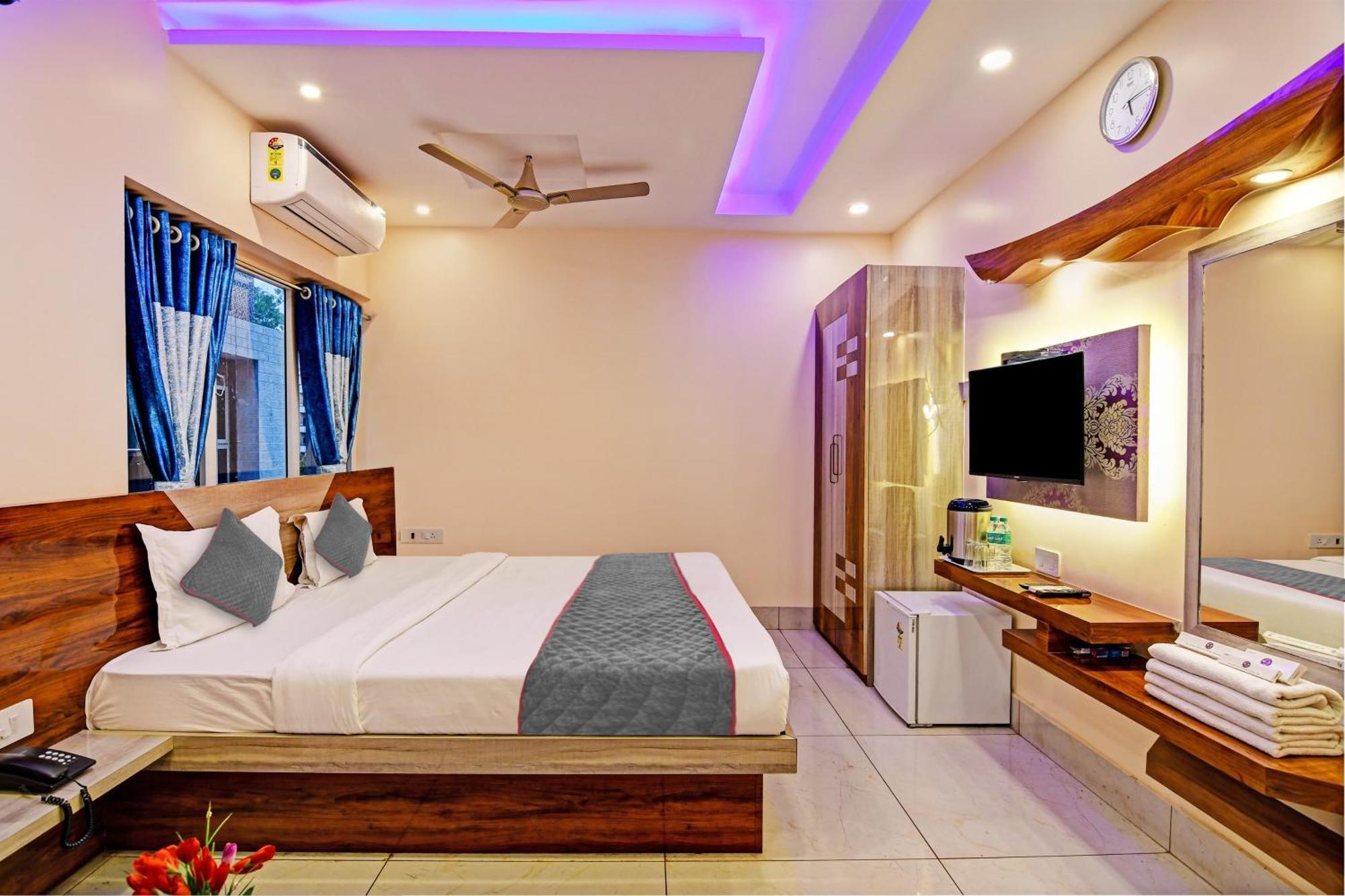 Townhouse The Grand Touch & The Royal Touch Hotel Digha  Bagian luar foto