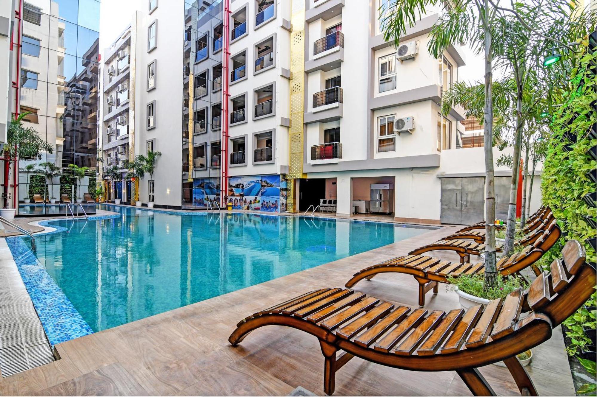 Townhouse The Grand Touch & The Royal Touch Hotel Digha  Bagian luar foto