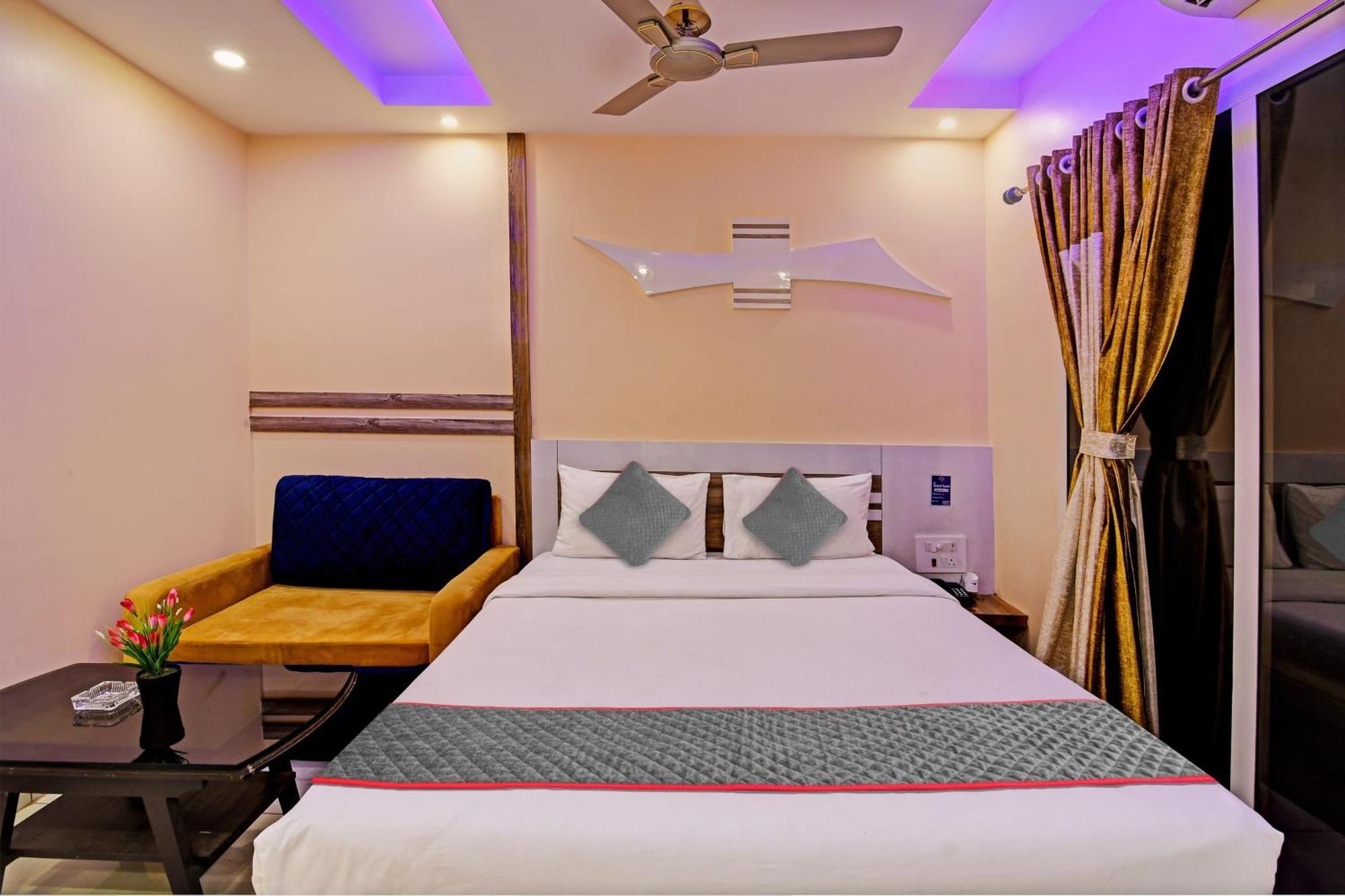 Townhouse The Grand Touch & The Royal Touch Hotel Digha  Bagian luar foto