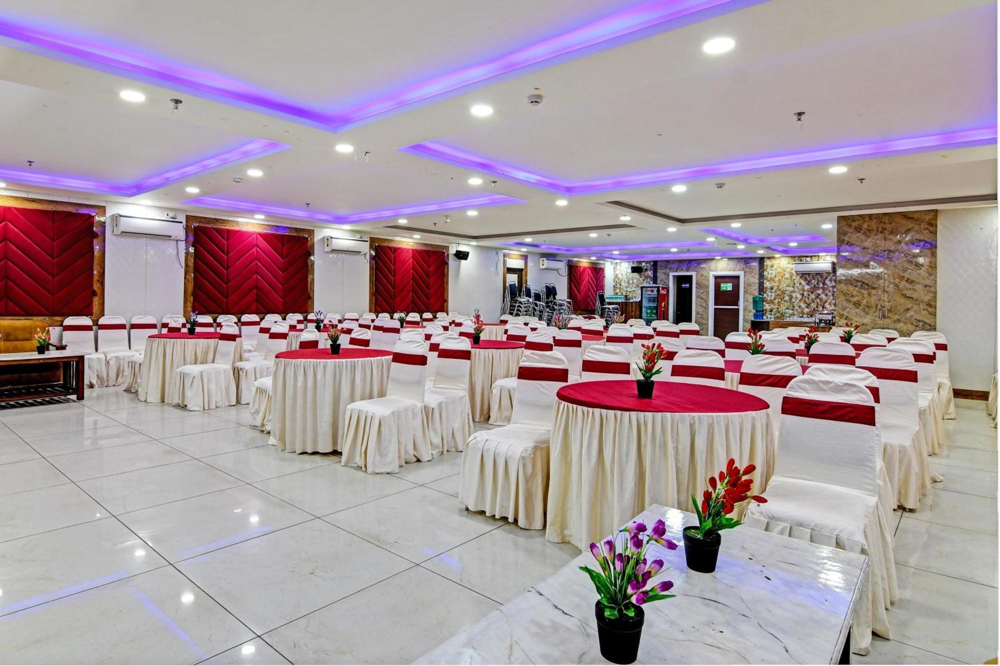 Townhouse The Grand Touch & The Royal Touch Hotel Digha  Bagian luar foto