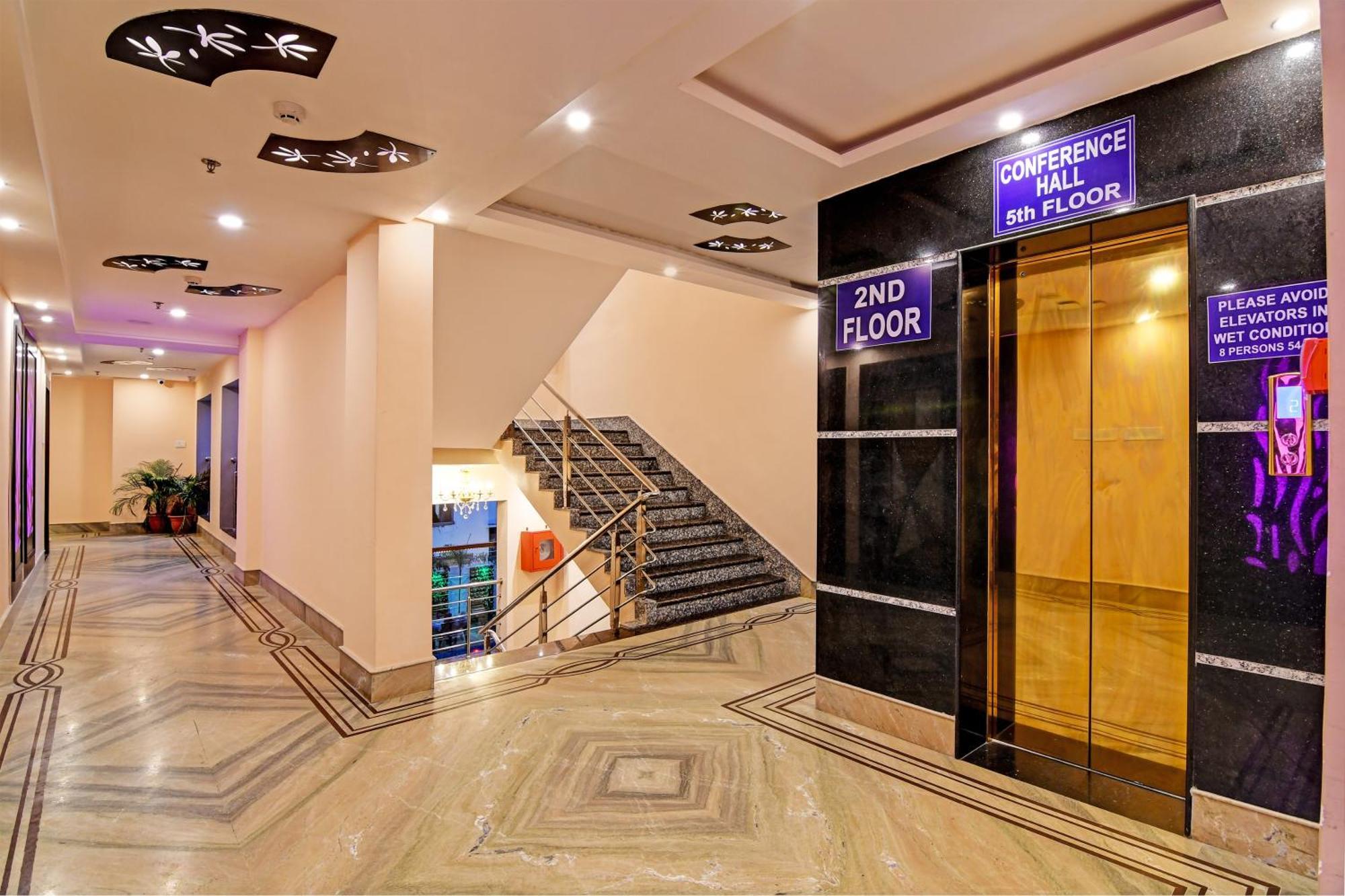 Townhouse The Grand Touch & The Royal Touch Hotel Digha  Bagian luar foto
